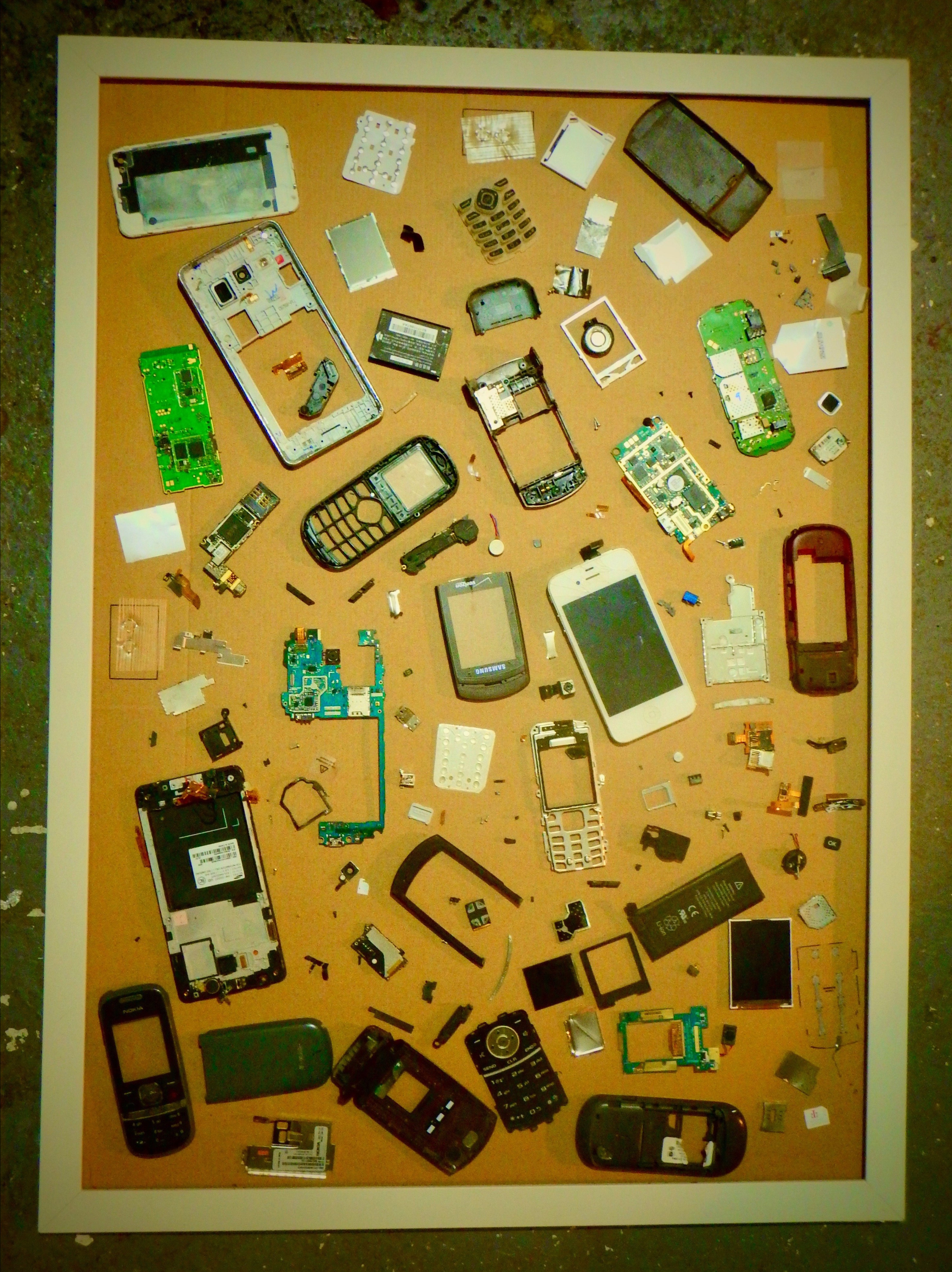 What is inside our phones?